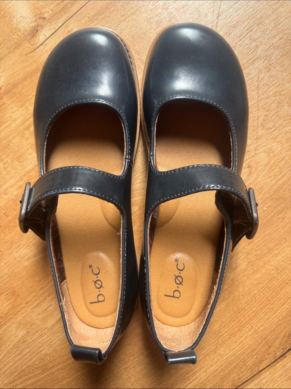 Women's b.o.c. Navy Mary Jane Shoes with Buckle Strap size 8 never worn